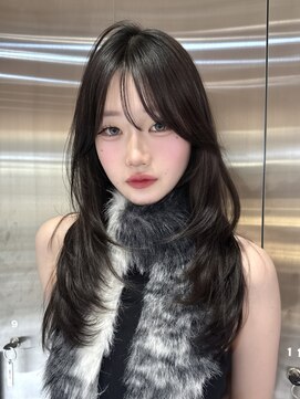 ルームバイシー 新宿(Loom. by Sea) □大人ガーリー×ダークアッシュ[似合わせカット/ミディアム]