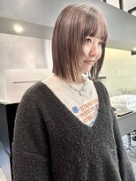 ケンジ 横浜(KENJE) ローライト/ミルクティーベージュ/切りっぱなしボブ/レイヤー