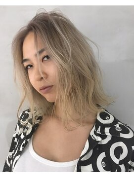 ジーナ(XENA) ブロンドアッシュ