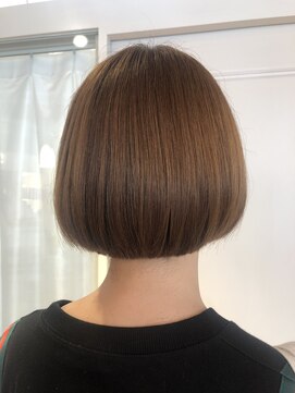 ネオリーブクレア 綱島店(Neolive Krea) 酸熱トリートメントとカットで作る内巻きツヤボブ