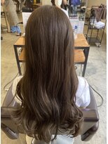 ヘアーアイストゥーレ(HAIR ICI TRE)&nbsp;ブリーチなし　ロング　ラベンダーグレージュ　担当阿知波
