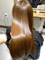 トロン(tronc)&nbsp;大人可愛い小顔美髪ツヤ髪艶感シンプルストレート髪質改善A4