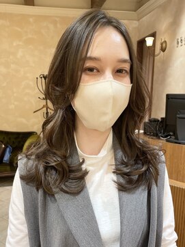 ビュートリアム265(BEAUTRIUM 265) ミディアム/くびれレイヤー/レイヤーカット/顔周りカット/銀座