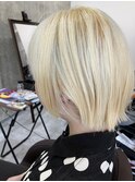 ショートボブ