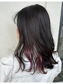 チラ見せがお洒落♪ダークトーン×パープルインナーカラー