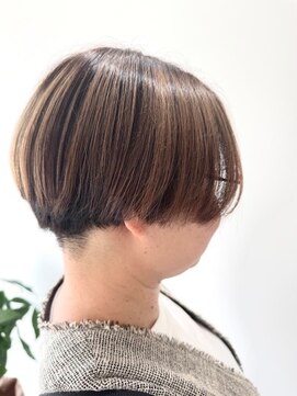 ショートボブ