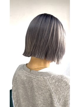 ペチカ(PEZZICA) ボブ　シャドウルーツ　ホワイト　シルバー