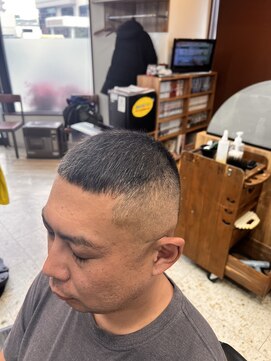 HAIRFREEDOM BARBER TAKAMIZO【ヘアフリーダムバーバータカミゾ】 フェイド調ボウス