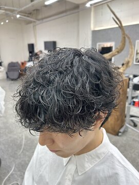 グロップ 町田(GLOP) 動きと束感のメンズ波巻きパーマ