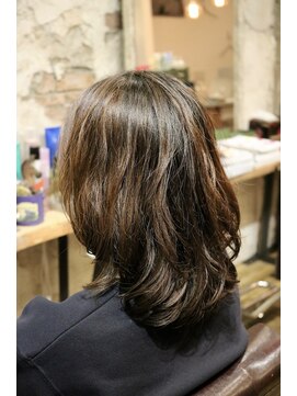 ムニ(Muni) B"97　＃ミディアムレイヤー×根元グラデーション