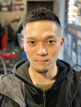 バーバー スタジオ ラフテル(Barber Studio RAFTEL) モヒカンスタイル