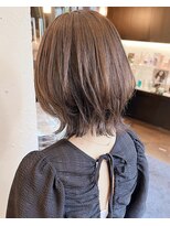 ティーシェル(TIECHEL)&nbsp;小顔イメチェン、ダークアッシュグレージュくびれレイヤーボブ