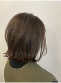 外ハネ切っぱなしボブ
