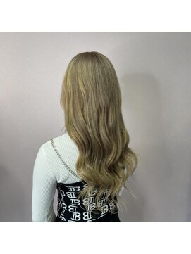 レヴェリー(REVERIE) ブロンドホワイト