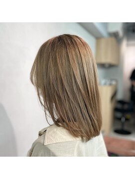 ルネ 北千住(Renee) ハイトーン_ミルクティーベージュ_顔まわりレイヤー