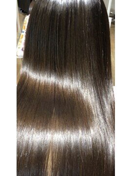 リスペクト マンボ(RESPECT MAMBO) 大人かわいい/レイヤーロング/グレーベージュ/前髪パーマ/豊田