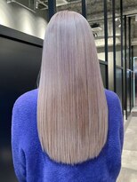 アルバム 銀座(ALBUM GINZA)&nbsp;ホワイトブロンドフェミニンロング似合わせカット_ba542421