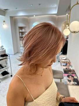 アンククロス 青山店(ANKH CROSS) 外ハネくびれミディ/ピンクベージュ×ハイライトカラー