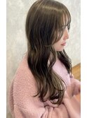 透明感抜群のアッシュベージュ