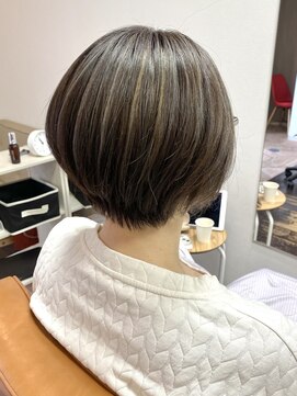 エイト ネクサス店(No.8) *short bob×contrast highlight*