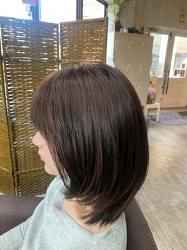 大人ツヤ感！内巻きワンカールショコラボブ