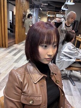 コル アサヒカワ(col asahikawa) 顔まわりレイヤーボブ&ワインレッド