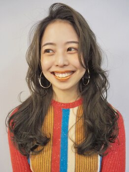 スエシカ(hair&foliage suecica)の写真/《平日朝9:30～》お客様の髪質に合わせた上質なトリートメントをご提案！人気の髪質改善も☆
