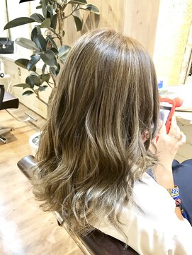 フィックスヘアー なんば(FIX-hair) ハイライトアッシュ/グレージュアッシュ/シルキーベージュ