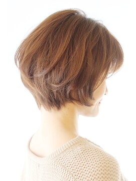 レウナ 外苑前(Reuna) 30代40代に人気シルエットが綺麗に見えるショートボブ