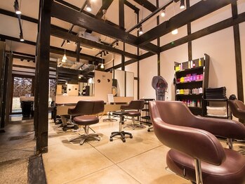 SALONS 亀屋丸太町店【サロンズ】