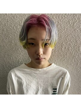 クク(QUQU) ハイデザインカラーとショートスタイル