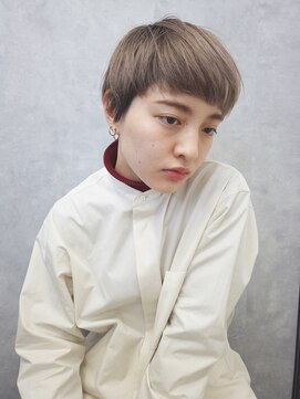 デイジードゥ(Daisy duex) ホワイトアッシュマッシュショート『daisy duex』天神　大名