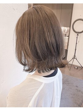 ティーシェル(TIECHEL) 小顔イメチェン、ラベンダーグレージュカラーくびれレイヤーボブ