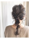 編み下ろしヘアアレンジ