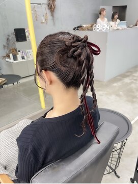 ノード(NODO) ポニーテールのリボンアレンジ