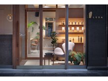 レダ(LEDA)の雰囲気（奥がサロンスペースなっているので、人目が気にらない設計です。）