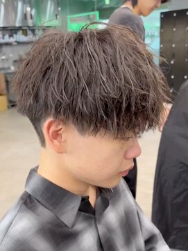 エルマーク 枚方(L-MARK) スパイラルパーマツイストパーマアップバング短髪メッシュ