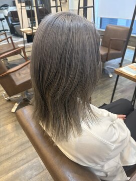 ビズヘアー グランバース(bisou hair grandbase) ハイトーンカラー/グレーカラー/透明感カラー/推しカラー