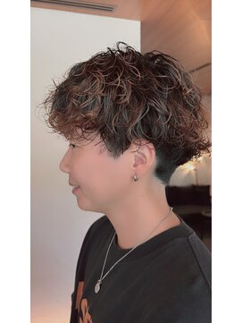 ゴットイール(GOTTO eel) かりあげ女子波巻き風パーマ