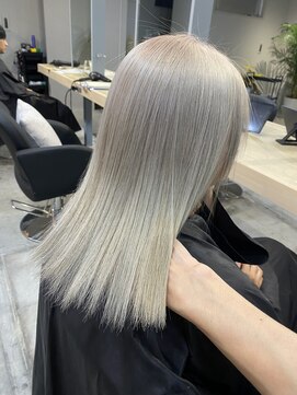 リア 布施店(Lia) シルバーカラー