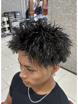 ヘアーパークキューブ テーパーフェード×スパイキーショートパーマ