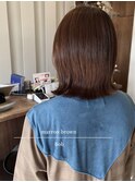 マロンブラウン×外はねボブ