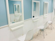 ヘアセット&着付け専門店White 新宿東口店の雰囲気（名古屋１のヘアセットサロンが東京新宿に！白基調のサロンです♪）