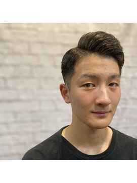グレイスフルバーバー 新宿野村ビル店 爽やかバーバースタイル