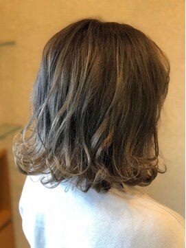 グランデュール 焼津店(GRANDEUR) 【色落ち後の髪にオススメ♪】モノトーンアッシュ