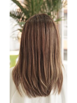 ネス(NESS) 夏にセミロングのベージュなハイライト