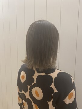 アドラーブル 万代店 (adorable) ぱつっとボブ【外ハネ】アッシュベージュインナーカラー20代30代