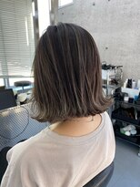 イキ 表参道(iki omotesando)&nbsp;モード/無造作ウェーブ/大人ガーリー[表参道駅]