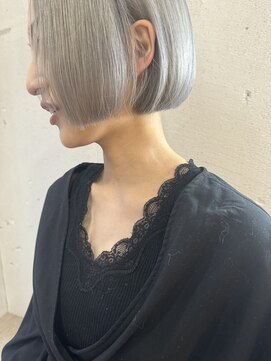 ヘアーワークス ヘルム 渋谷店(HAIR WORKS HELM) 【HELM渋谷】シルバーミニボブ