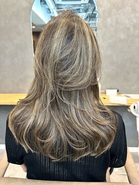 コス(KOS) 【KOS 立川】ハイライトカラー×大人レイヤーカット